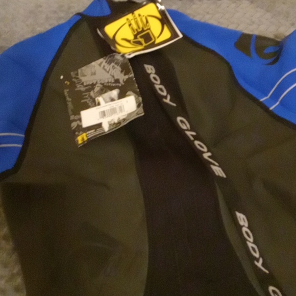 Mens wet suit. - Picture 3 of 5